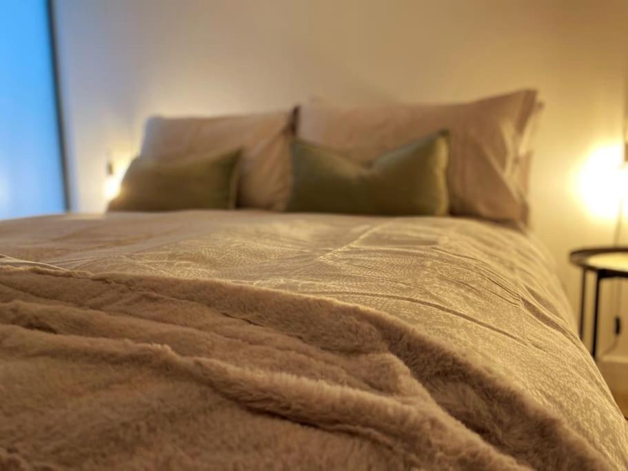 The Pad By The Beach Penthouse Apartment With Sunset And City Views Bournemouth Exterior photo